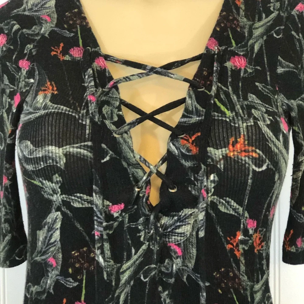 Topshop Black Floral Lace Up Fitted Mini Dress Ribbed Size 4 - Picture 3 of 10